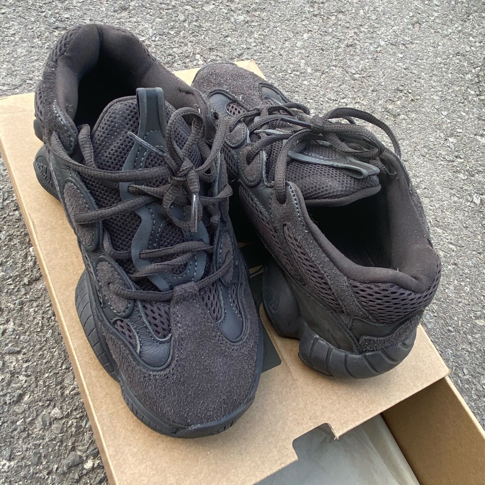 Yeezy 500 utility black